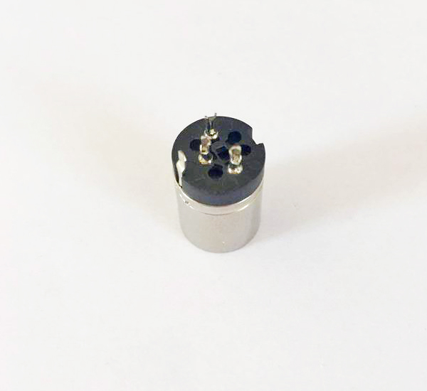 问：DC插头在生活中主要起到什么作用？